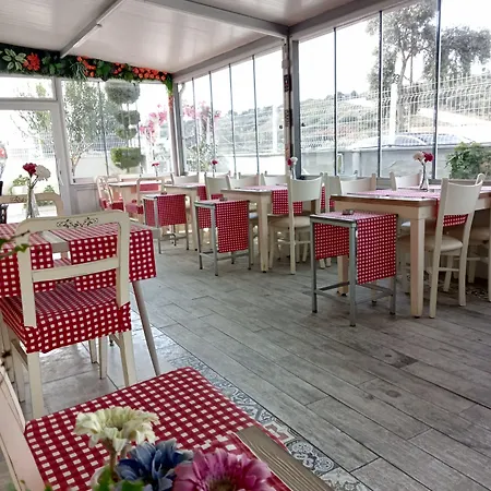 Nesa Apartmanhotel *