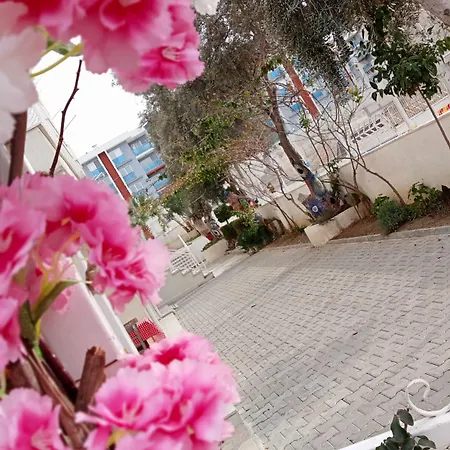 Nesa Apartmanhotel *