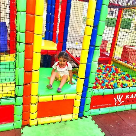 Nesa Apartmanhotel Kusadası