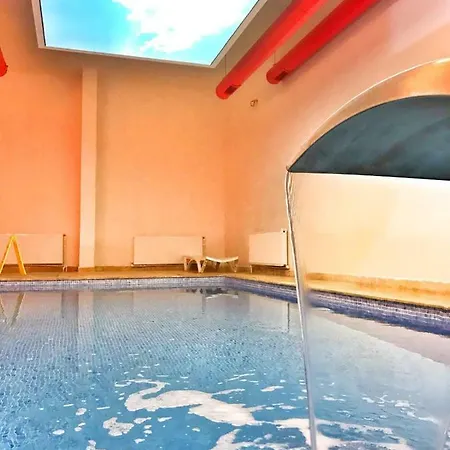 Nesa Apartmanhotel *