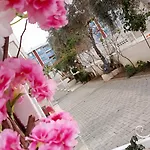Nesa מלון דירות *